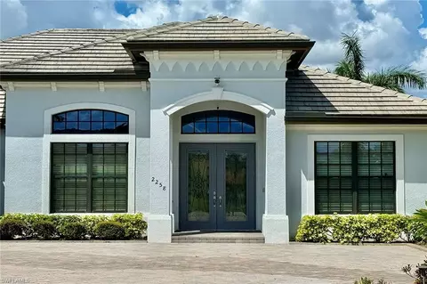 2258 Somerset Pl, Naples, FL 34120