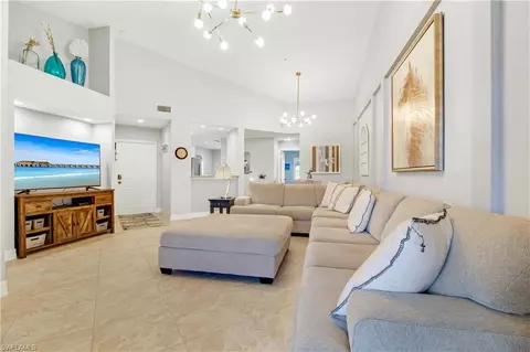 6770 Huntington Lakes Cir #203, Naples, FL 34119
