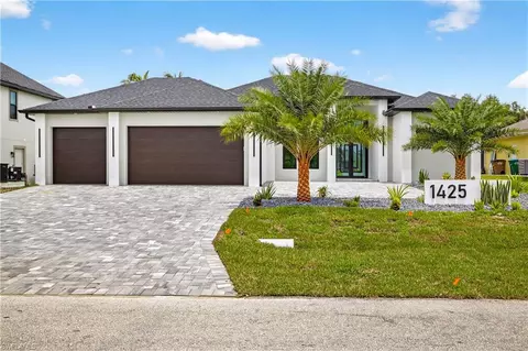 1425 SW 4th Pl, Cape Coral, FL 33991