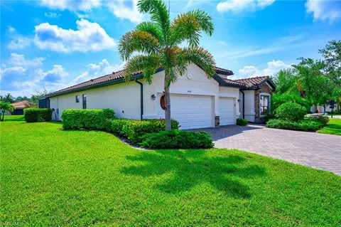 Exterior - 4604 Abaca Cir, Naples, FL 34119 photo 11 of 13