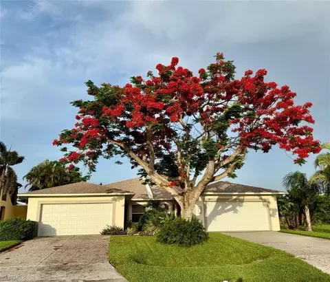 5013 SW 16th Pl, Cape Coral, FL 33914