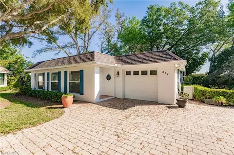 217 Yorkshire Ct #2, Naples, FL 34112