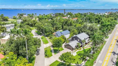 1375 Barcelona Ave, Fort Myers, FL 33901
