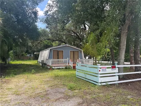 1349 Shawnee Ave, Labelle, FL 33935 photo 2