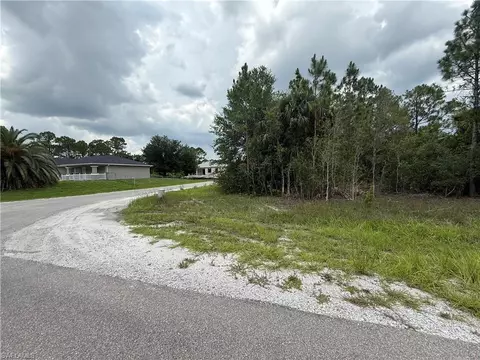 3304 53rd St W, Lehigh Acres, FL 33971