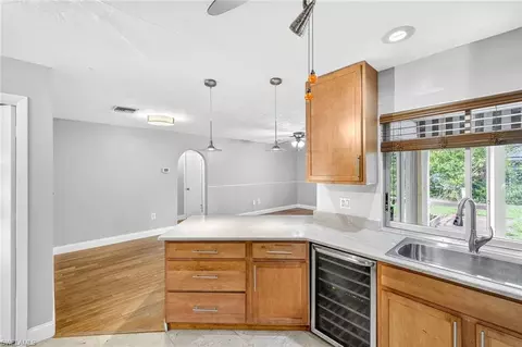 541 Landmark Dr, Naples, FL 34112 photo 5