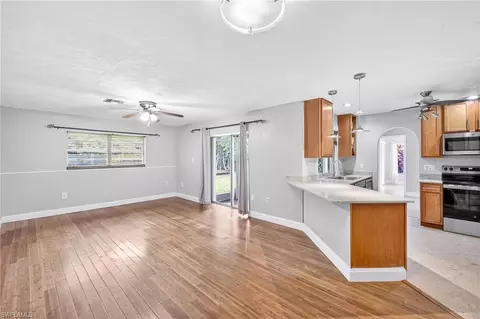 541 Landmark Dr, Naples, FL 34112 photo 6