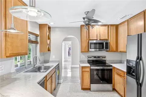 541 Landmark Dr, Naples, FL 34112 photo 3