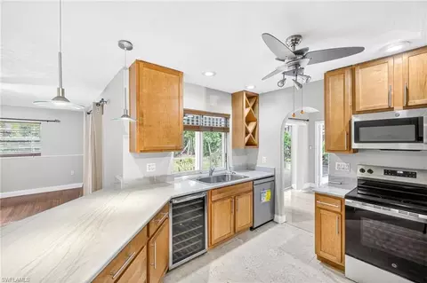 541 Landmark Dr, Naples, FL 34112 photo 2