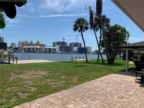 432 Oak Ave, Naples, FL 34108 photo 4