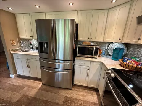 107 Round Key Cir #E9, Naples, FL 34112 photo 18