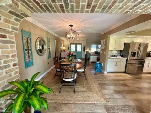 107 Round Key Cir #E9, Naples, FL 34112