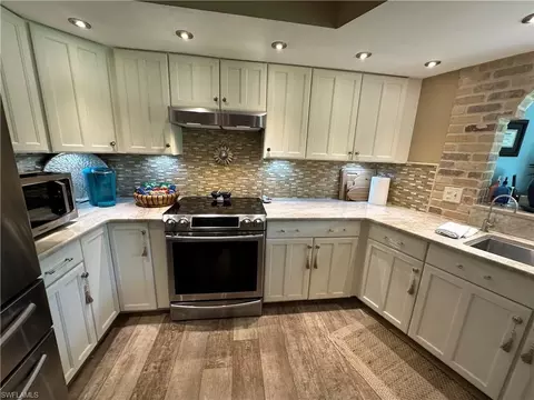 107 Round Key Cir #E9, Naples, FL 34112 photo 16