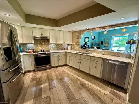 107 Round Key Cir #E9, Naples, FL 34112 photo 15