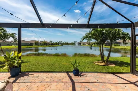2716 Merida Ln, Cape Coral, FL 33909