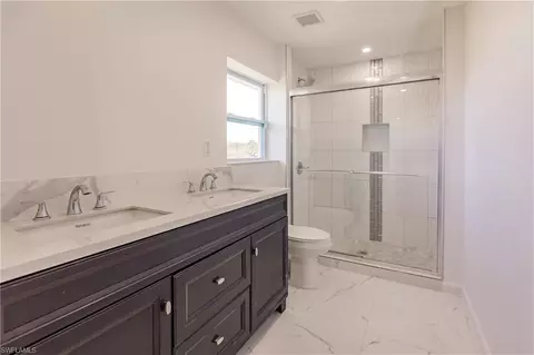 Bath - 215 Nautilus Ave, Labelle, FL 33935 photo 2 of 5