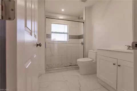 Bath - 215 Nautilus Ave, Labelle, FL 33935 photo 5 of 5