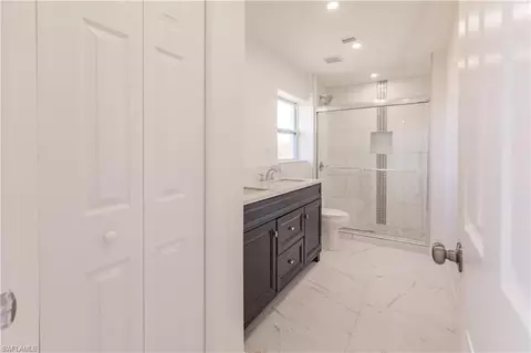 Bath - 215 Nautilus Ave, Labelle, FL 33935 photo 1 of 5