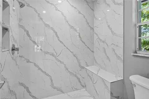 Bath - 6035 Painted Leaf Ln, Naples, FL 34116 photo 2 of 4