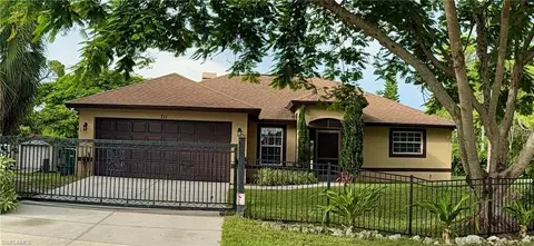 711 Pine Vale Dr, Naples, FL 34104