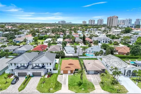 552 95th Ave N, Naples, FL 34108 photo 2