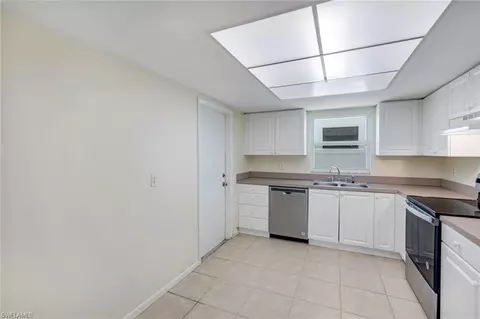 552 95th Ave N, Naples, FL 34108 photo 9
