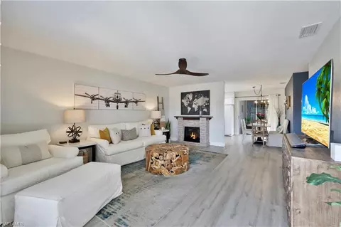 713 Palm View Dr #DP4, Naples, FL 34110