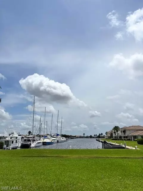 333 Sunrise Cay #2, Naples, FL 34114