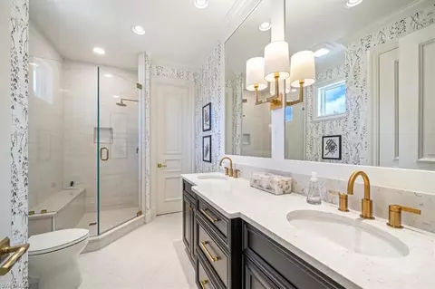 Bath - 33 3rd St S, Naples, FL 34102 photo 4 of 6