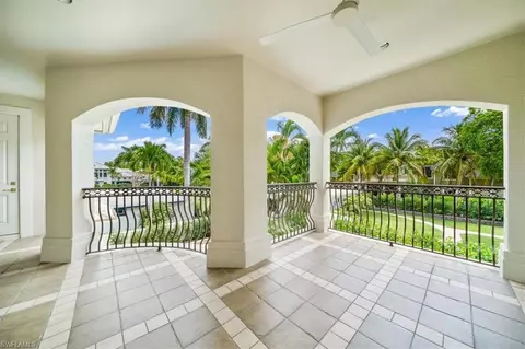 Exterior - 33 3rd St S, Naples, FL 34102 photo 3 of 5