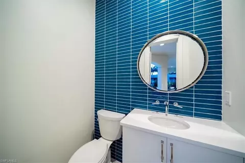 Bath - 33 3rd St S, Naples, FL 34102 photo 6 of 6