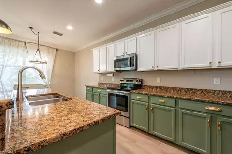Kitchen - 2470 Heydon Cir E, Naples, FL 34120 photo 2 of 2
