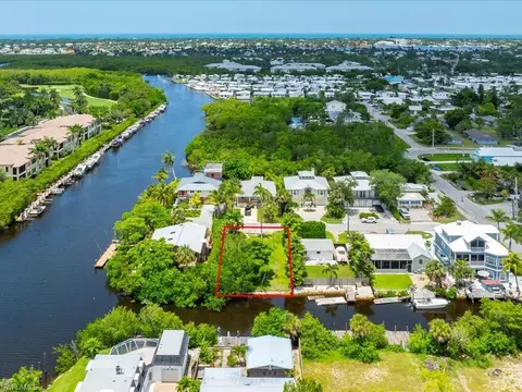 2977 Poplar St, Naples, FL 34112