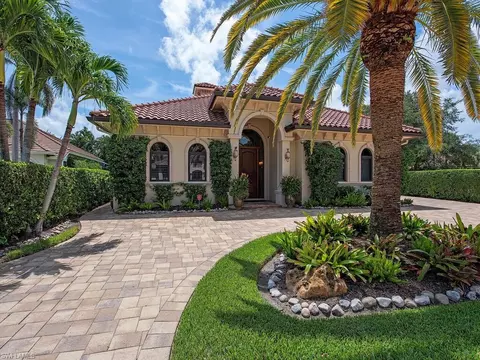 2204 Goshawk Ct, Naples, FL 34105 photo 2