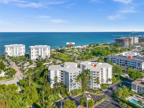 1300 Gulf Shore Blvd N #109, Naples, FL 34102