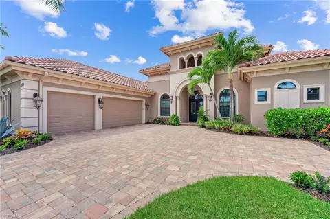 11974 Maidstone Ct, Naples, FL 34120