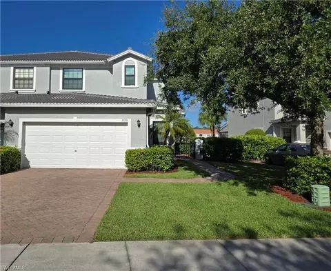 15591 Summit Place Cir, Naples, FL 34119