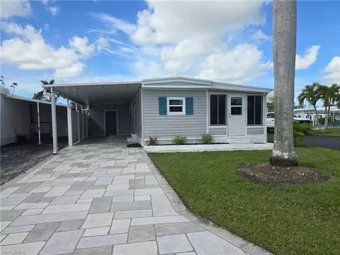 130 Enchanting Blvd, Naples, FL 34112