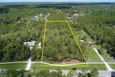 8 Th St NE, Naples, FL 34120