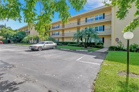 1085 Forest Lakes Dr #109, Naples, FL 34105