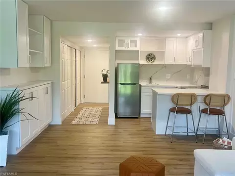 5 Bluebill Ave #105, Naples, FL 34108