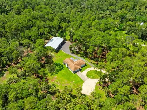 580 5th St NW, Naples, FL 34120