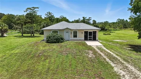 880 4th St SE, Naples, FL 34117
