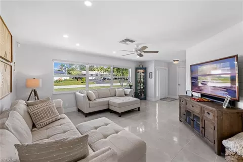 1252 Pompei Ln, Naples, FL 34103