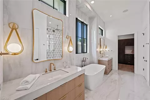 Bath - 508 Neapolitan Ln, Naples, FL 34103 photo 2 of 5