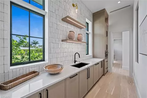 Kitchen - 508 Neapolitan Ln, Naples, FL 34103 photo 6 of 6