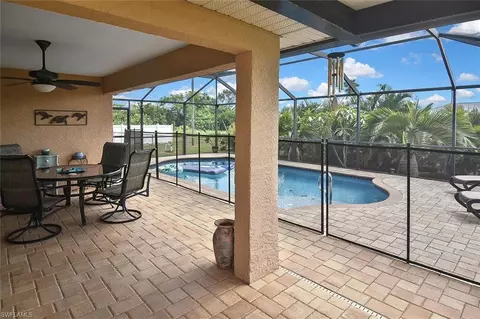 425 NW 20th Pl, Cape Coral, FL 33993