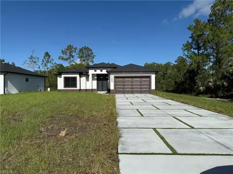 1369 Everglades Blvd N, Naples, FL 34120