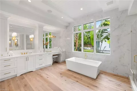 Bath - 1405 Mandarin Rd, Naples, FL 34102 photo 2 of 10
