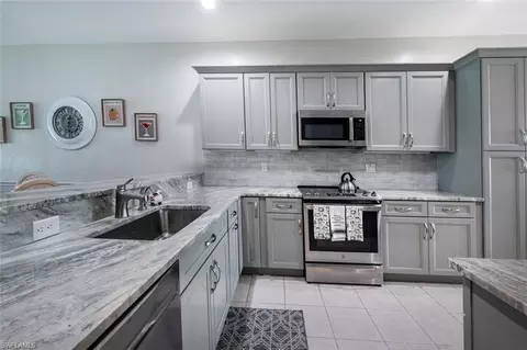 20608 Candlewood Holw, Estero, FL 33928